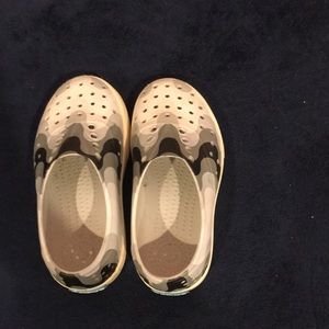 Natives size 11 barely worn